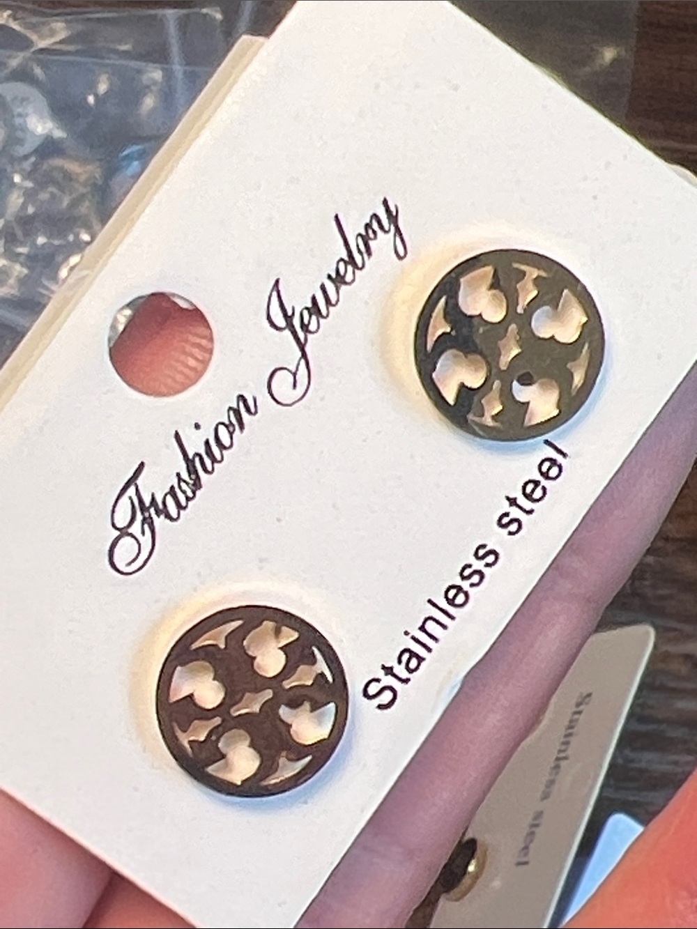 Fashion Jewelry Gold Floral Cutout Round Stud Earrings